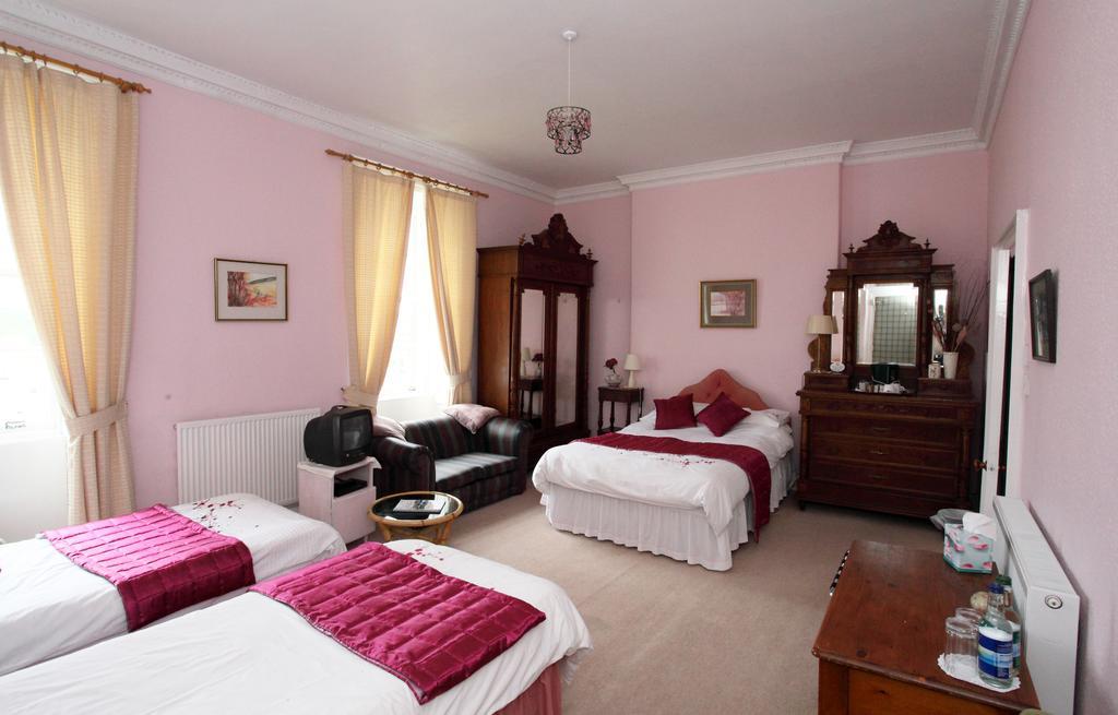 The County Hotel Banff Bagian luar foto