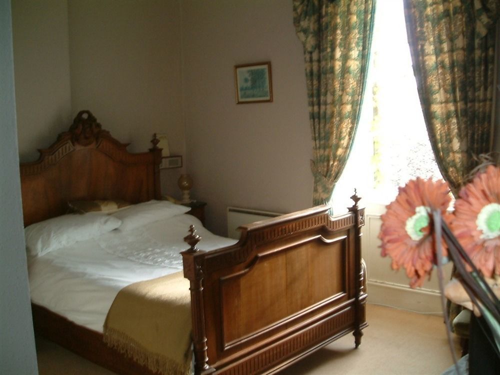 The County Hotel Banff Bagian luar foto