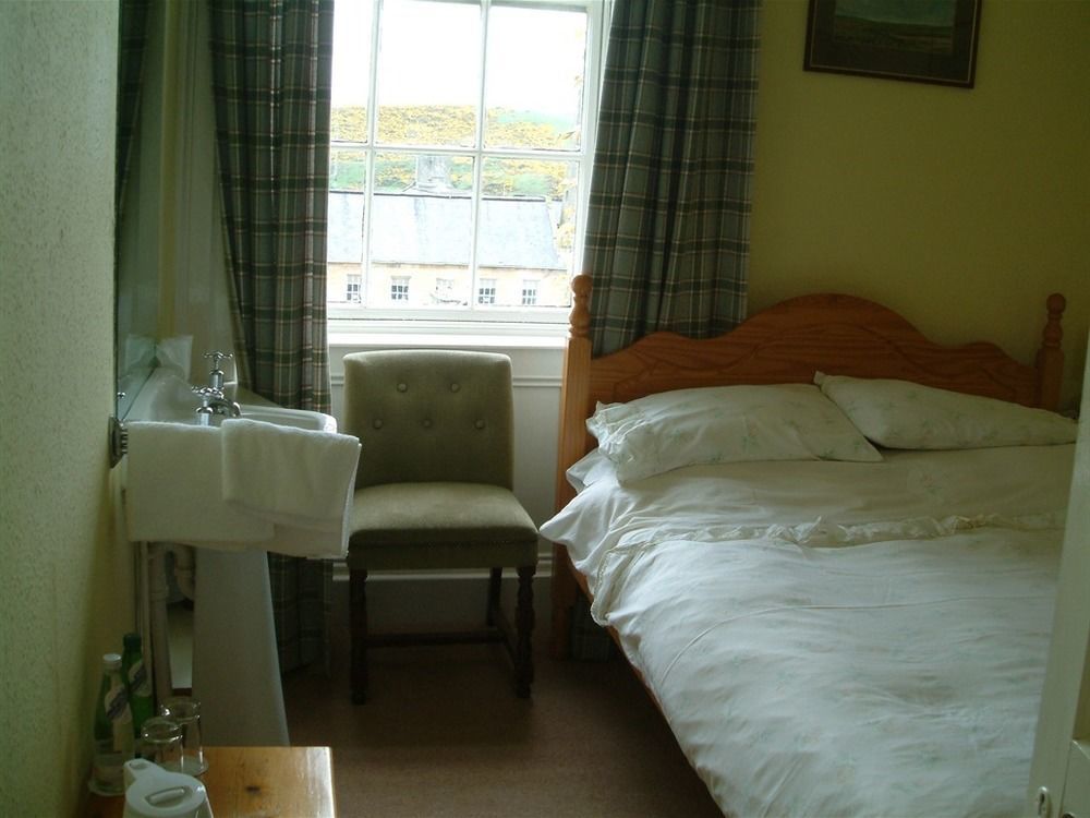 The County Hotel Banff Bagian luar foto