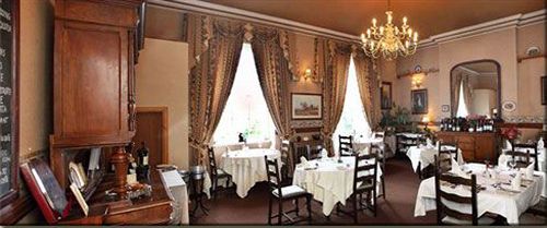 The County Hotel Banff Bagian luar foto