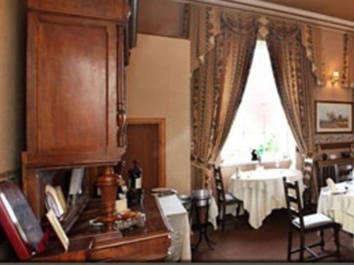 The County Hotel Banff Bagian luar foto